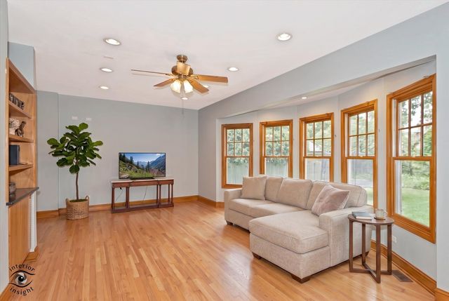 10050 S Damen Avenue, Chicago, IL 60643