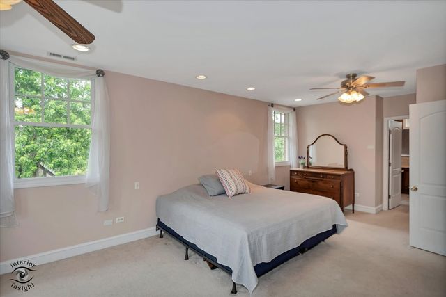 10050 S Damen Avenue, Chicago, IL 60643