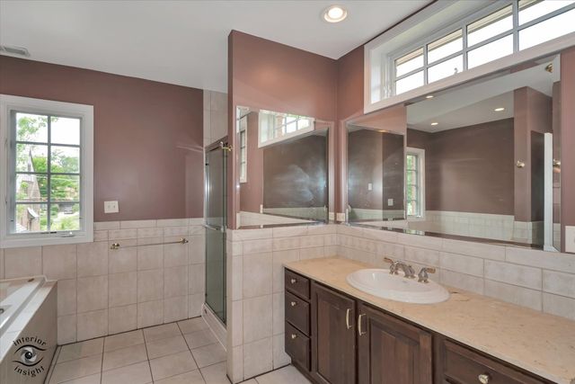 10050 S Damen Avenue, Chicago, IL 60643