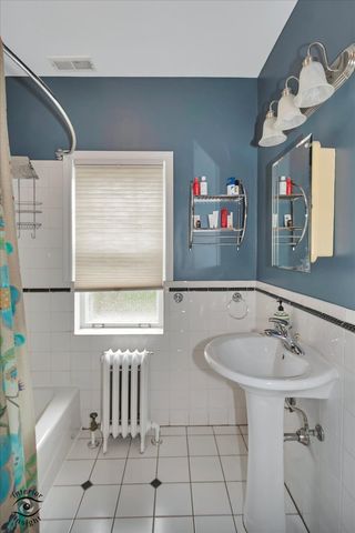 10050 S Damen Avenue, Chicago, IL 60643