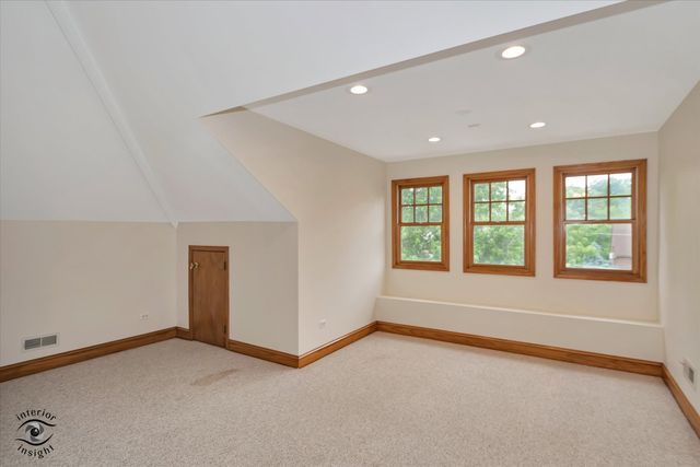 10050 S Damen Avenue, Chicago, IL 60643