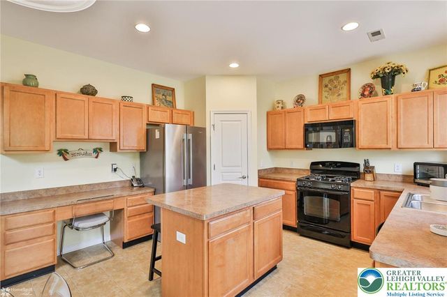 8958 Colebrook Road, Upper Macungie Twp, PA 18031