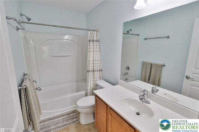 8958 Colebrook Road, Upper Macungie Twp, PA 18031