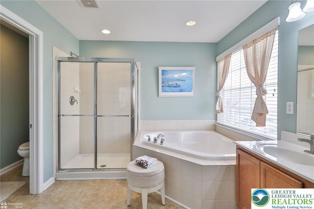 8958 Colebrook Road, Upper Macungie Twp, PA 18031