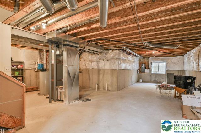 8958 Colebrook Road, Upper Macungie Twp, PA 18031