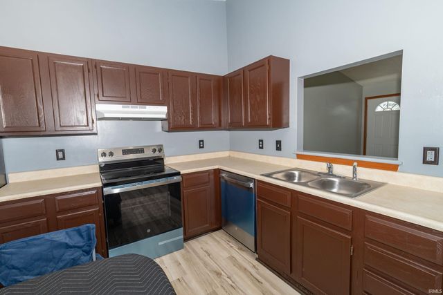 613 W Pine Street, North Liberty, IN 46554