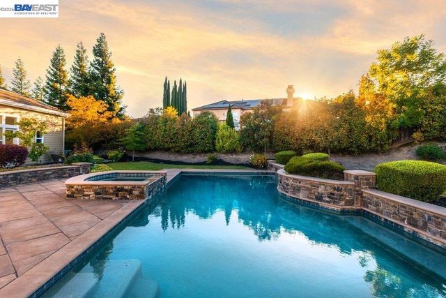 25 Treetop Terrace, Alamo, CA 94507