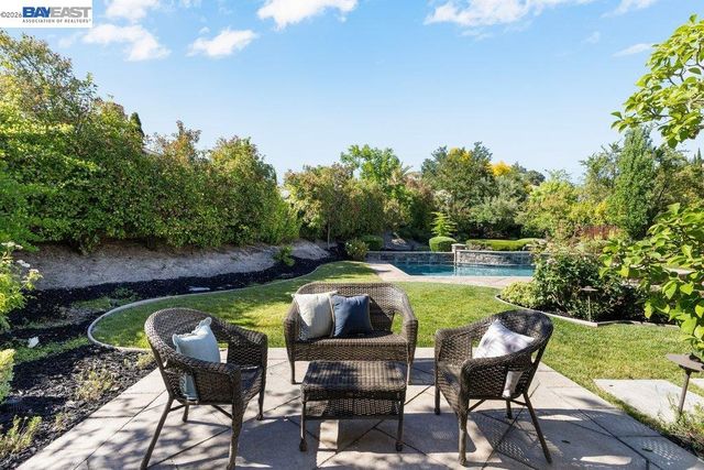 25 Treetop Terrace, Alamo, CA 94507