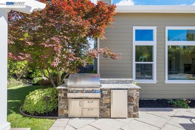 25 Treetop Terrace, Alamo, CA 94507