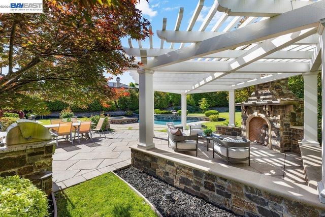 25 Treetop Terrace, Alamo, CA 94507