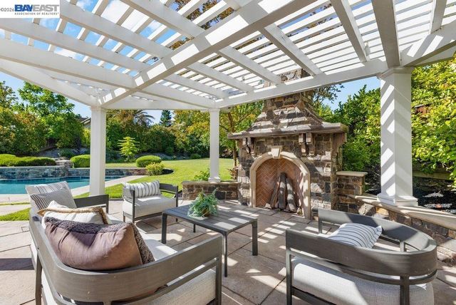 25 Treetop Terrace, Alamo, CA 94507