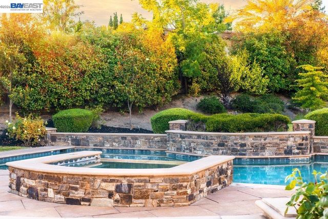 25 Treetop Terrace, Alamo, CA 94507