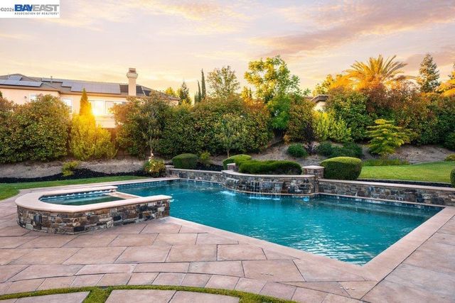 25 Treetop Terrace, Alamo, CA 94507