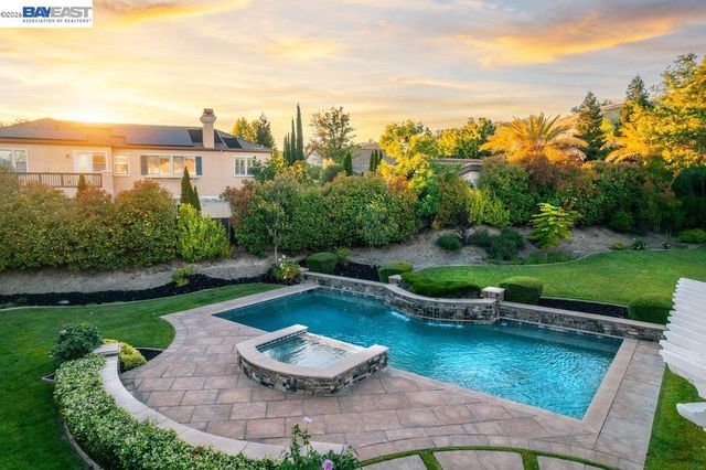 25 Treetop Terrace, Alamo, CA 94507