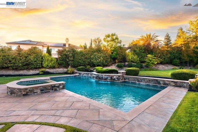 25 Treetop Terrace, Alamo, CA 94507