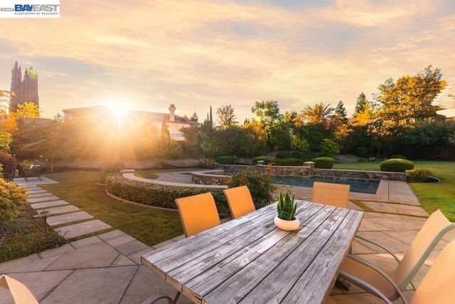 25 Treetop Terrace, Alamo, CA 94507