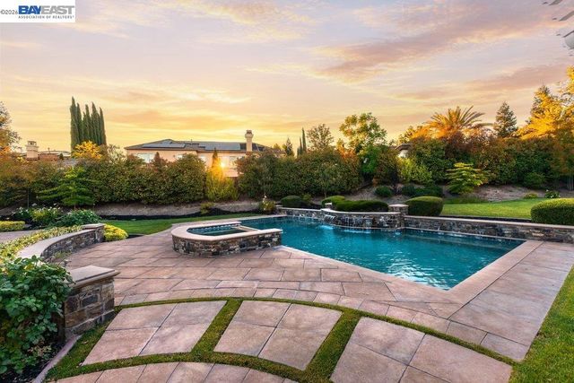 25 Treetop Terrace, Alamo, CA 94507