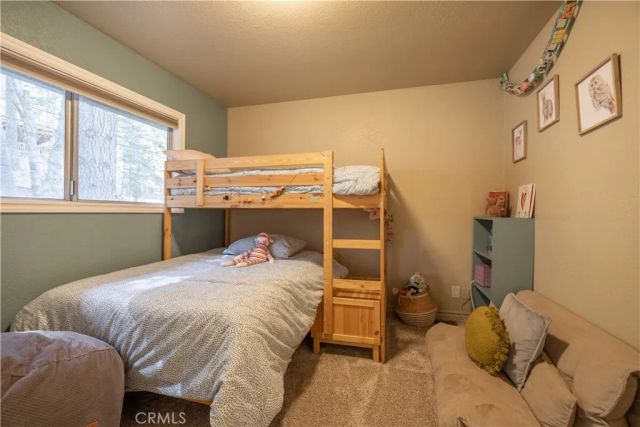 875 Sierra Vista Drive, Twin Peaks, CA 92391