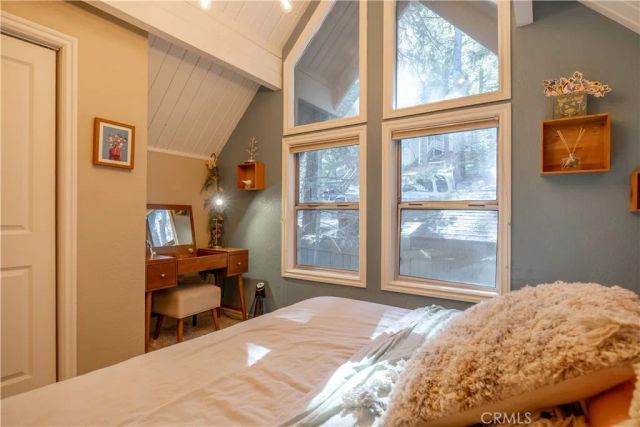 875 Sierra Vista Drive, Twin Peaks, CA 92391