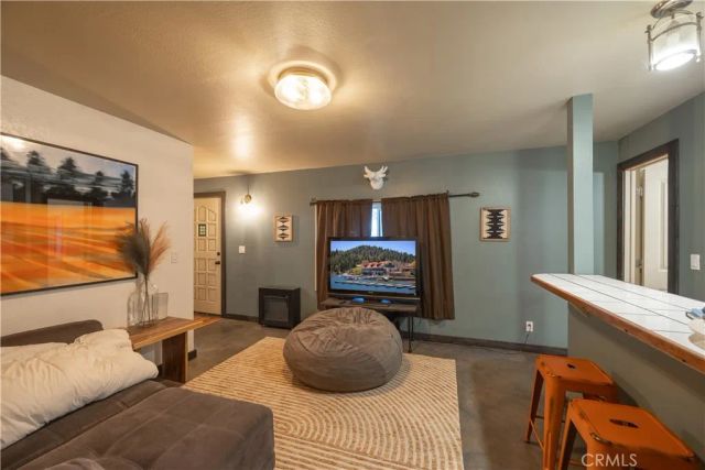 875 Sierra Vista Drive, Twin Peaks, CA 92391