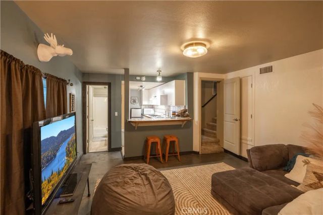 875 Sierra Vista Drive, Twin Peaks, CA 92391