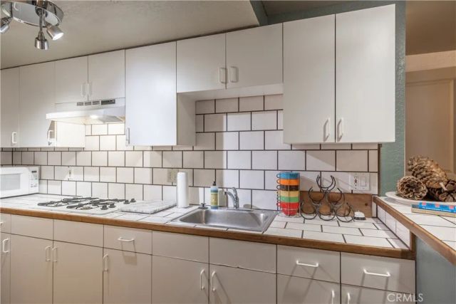 875 Sierra Vista Drive, Twin Peaks, CA 92391