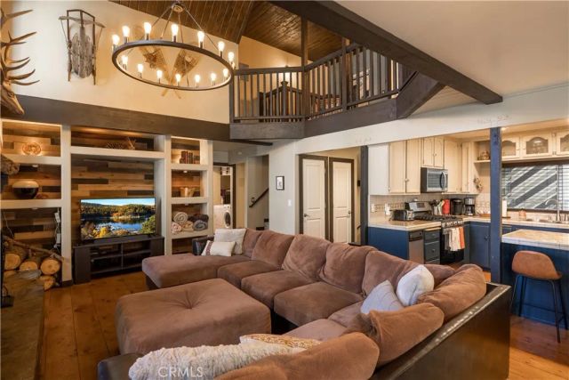 875 Sierra Vista Drive, Twin Peaks, CA 92391