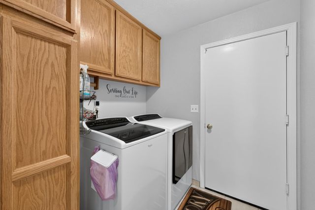 1340 Kingswood Dr, Roseville, CA 95678