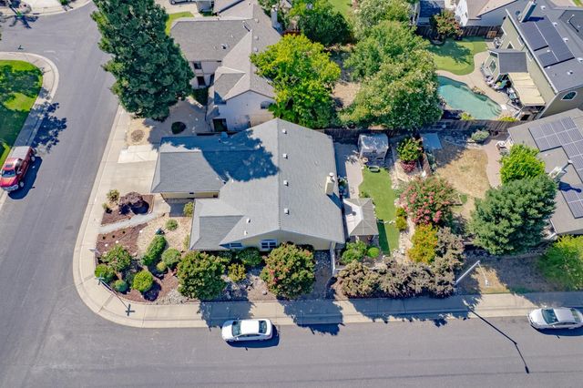 1340 Kingswood Dr, Roseville, CA 95678