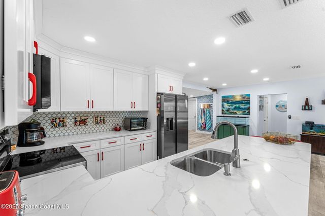 2125 Palm Avenue, Indialantic, FL 32903