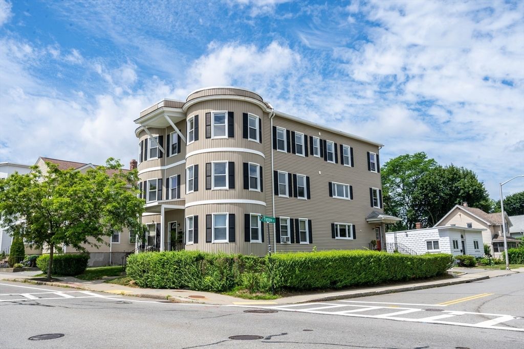 311 Plantation St, Worcester, MA 01604