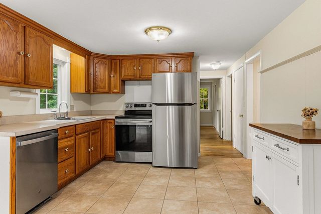 247 East Road, Hampstead, NH 03841