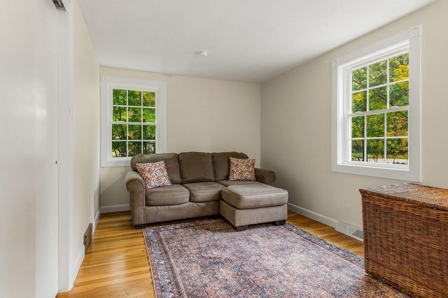 247 East Road, Hampstead, NH 03841