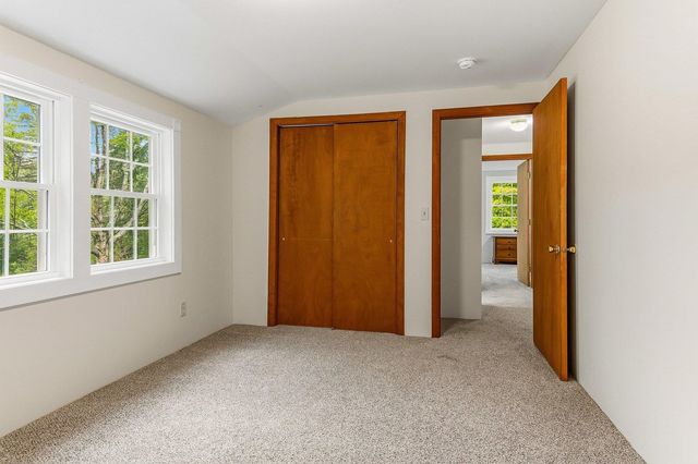 247 East Road, Hampstead, NH 03841