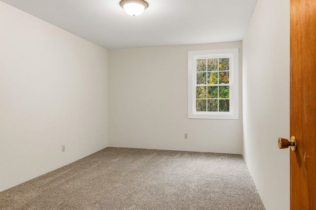 247 East Road, Hampstead, NH 03841