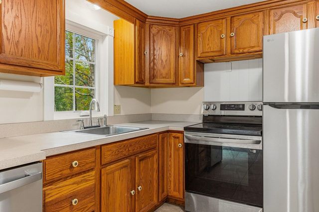 247 East Road, Hampstead, NH 03841