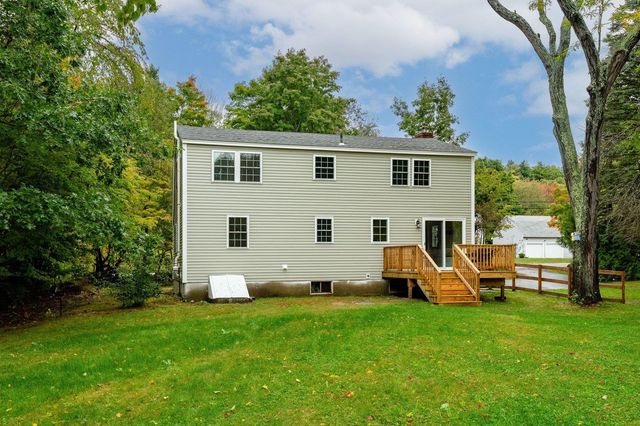 247 East Road, Hampstead, NH 03841