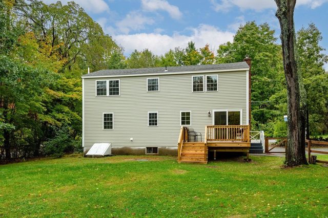 247 East Road, Hampstead, NH 03841