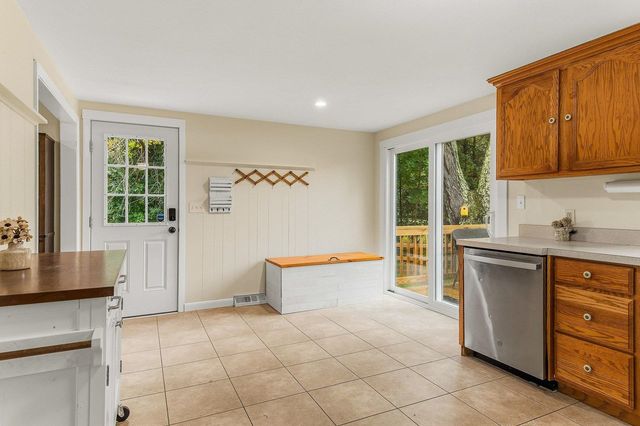 247 East Road, Hampstead, NH 03841