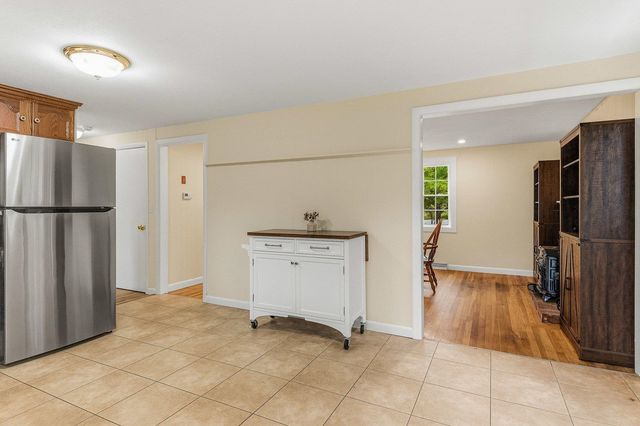 247 East Road, Hampstead, NH 03841
