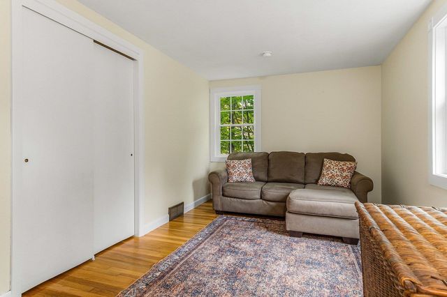 247 East Road, Hampstead, NH 03841