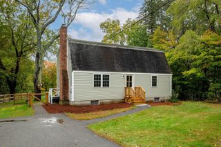 247 East Road, Hampstead, NH 03841