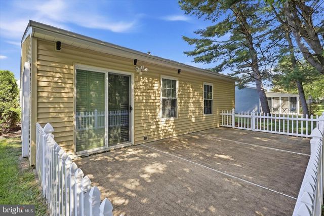 20 FALMOUTH DR, Mount Laurel, NJ 08054
