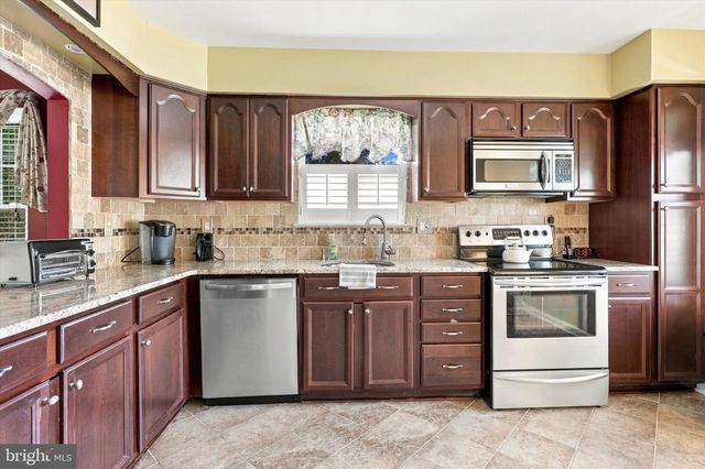 20 FALMOUTH DR, Mount Laurel, NJ 08054