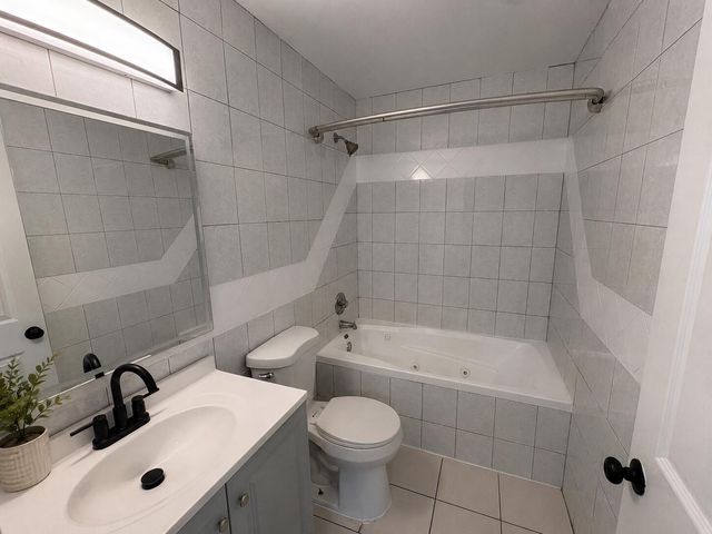 472 NW 2ND Terrace, Deerfield Beach, FL 33441