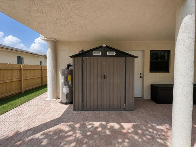 472 NW 2ND Terrace, Deerfield Beach, FL 33441