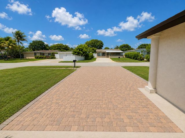 472 NW 2ND Terrace, Deerfield Beach, FL 33441