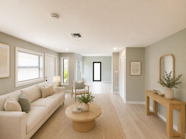 472 NW 2ND Terrace, Deerfield Beach, FL 33441