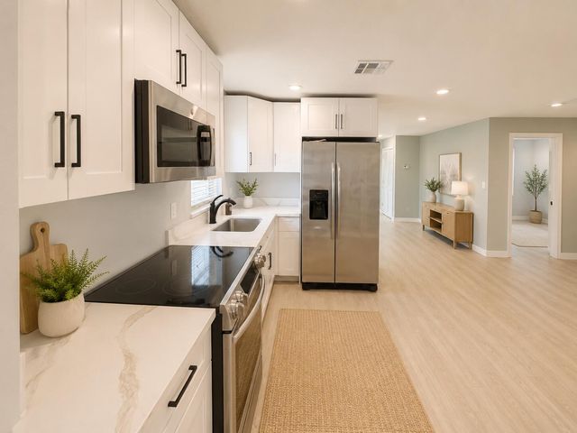 472 NW 2ND Terrace, Deerfield Beach, FL 33441