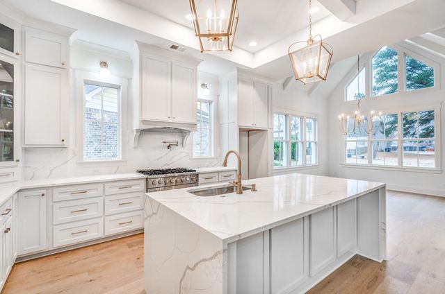 275 NEBHUT LN, Rossville, TN 38066